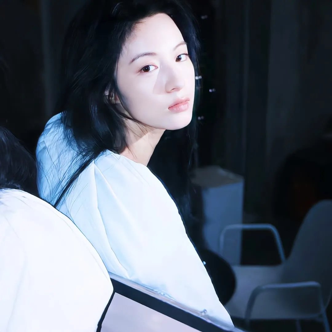雨夜闪灵